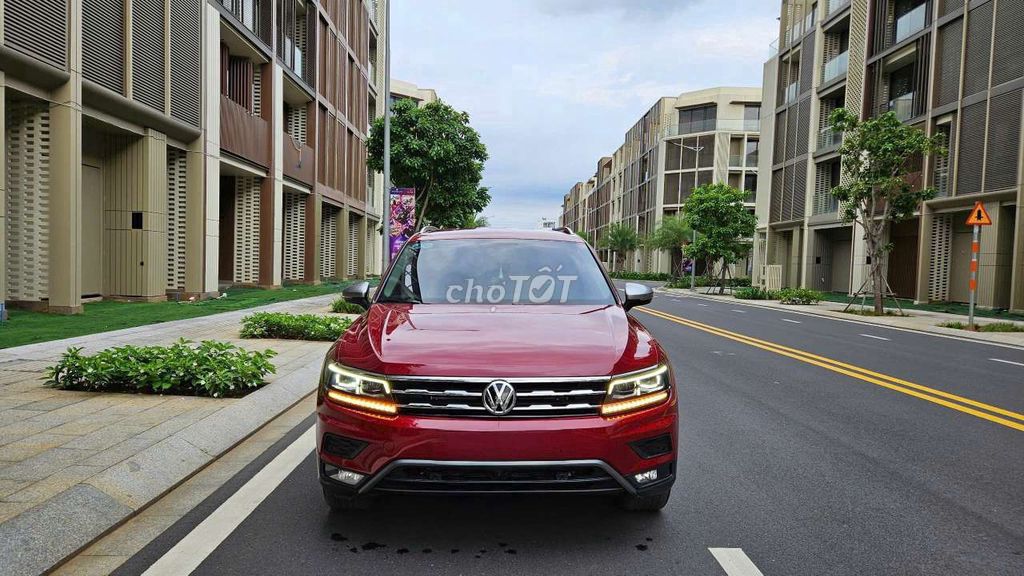 Volswagen Tiguan model 2020 Allspace đi ít 24k km. Mua bán Ô tô tại Quận 7 Tp Hồ Chí Minh được đăng bởi Lê Thành Autolink hình 1