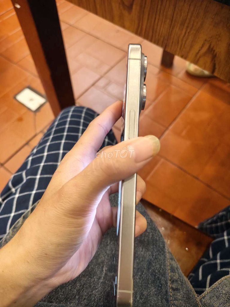 iPhone 15 Pro Max 256GB Xám. Mua bán Điện thoại tại Huyện Lâm Hà Lâm Đồng được đăng bởi Nhóc Siêu Quậy hình 1