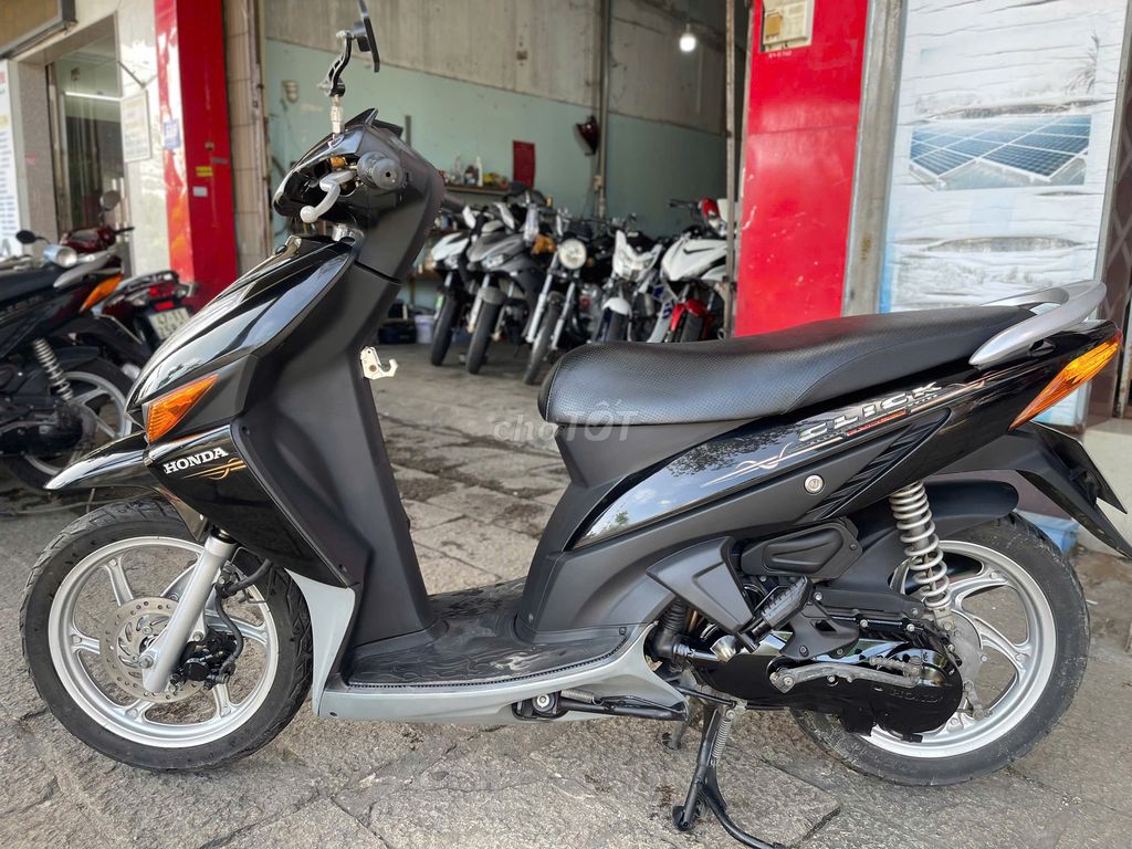Honda Click 2007 2008 trắng + đen 95%. Mua bán Xe máy tại Thành phố Bà Rịa Bà Rịa - Vũng Tàu được đăng bởi Cửa Hàng Xe Máy Anh Luân hình 4