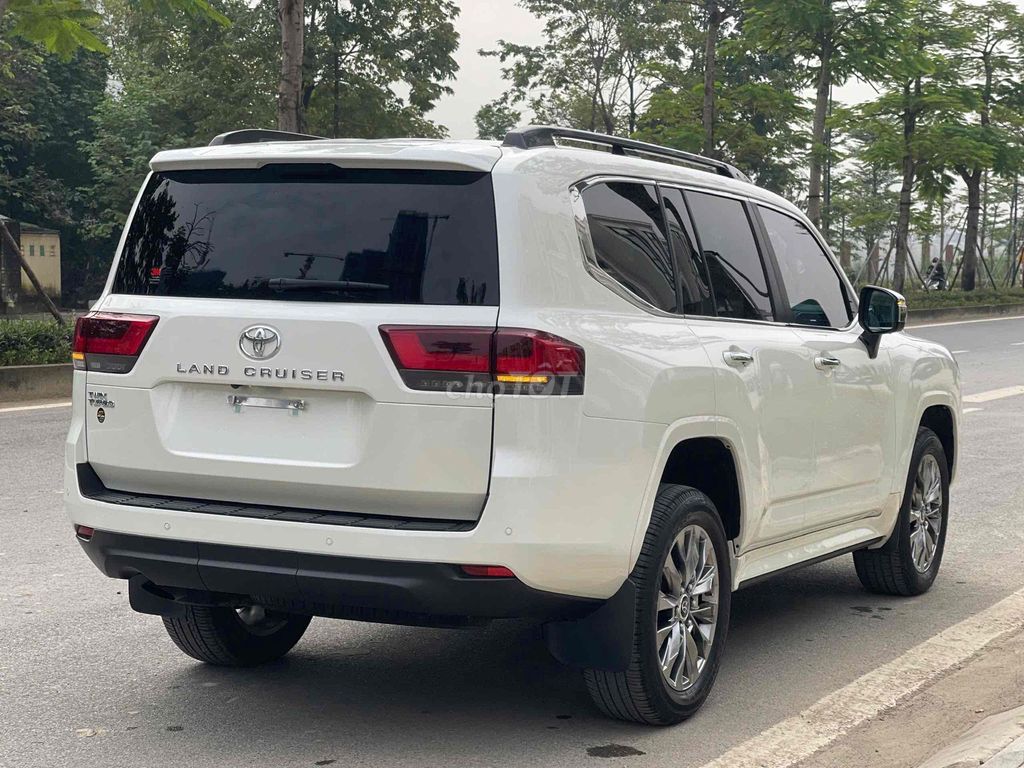 Toyota Land Cruiser LC300 2023 3.5 V6 - 21000 km. Mua bán Ô tô tại Quận 1 Tp Hồ Chí Minh được đăng bởi Nguyên hình 12