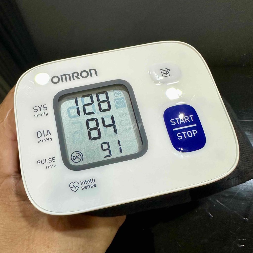Máy đo huyết áp Omron mới 95%