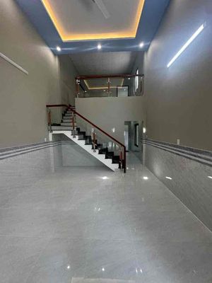 NHÀ ĐẸP LENG KENG - HẺM XE HƠI VÀO NHÀ - VỊ TRÍ ĐẸP - NGANG 5 BỀ THẾ -