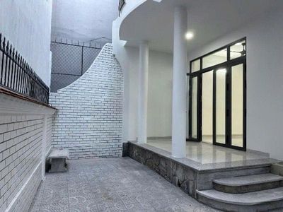 Аренда · 3 комн. · 128 м² · Quận Tân Bình, ул. Đường Lam Sơn