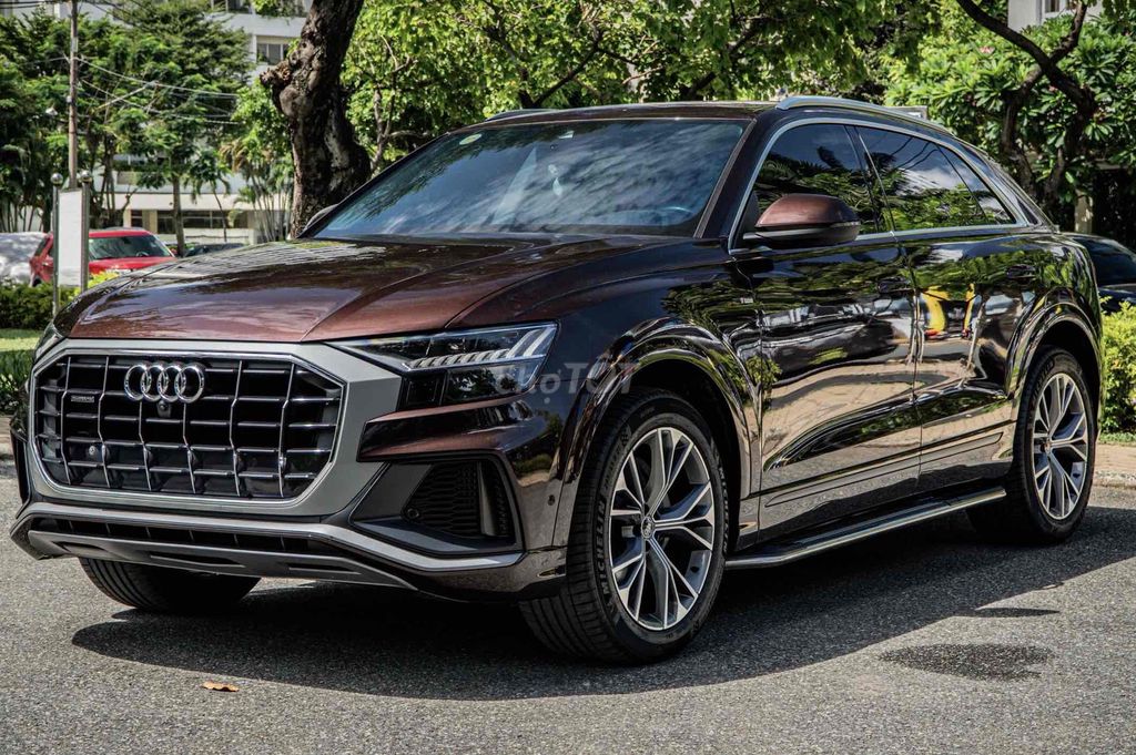 Audi Q8 S-line 2021 Коричневый/Черный 28 000 км
