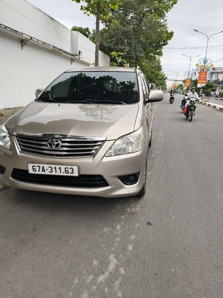 Toyota Innova Vàng cát 7 chỗ Số sàn. Mua bán Ô tô tại Huyện Chợ Mới An Giang được đăng bởi Phát đạt hình 4