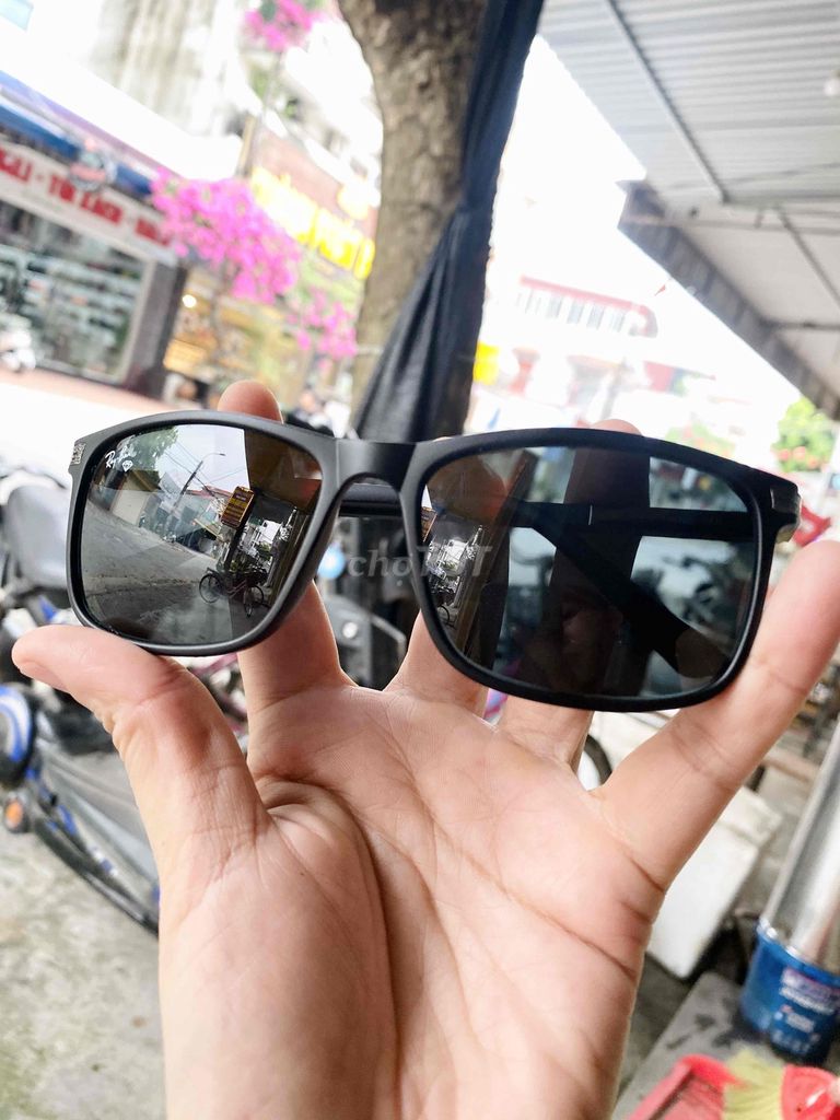 Kính râm Ray-Ban RB20113 Kim loại Đen Mỹ. Mua bán Phụ kiện thời trang khác tại Thành phố Chí Linh Hải Dương được đăng bởi Quỳnh Nga 2hand hình 1
