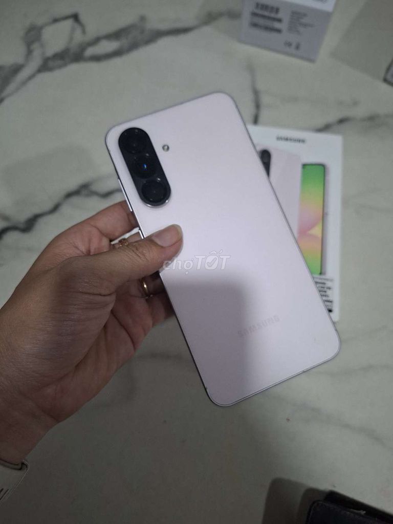 Samsung A56 5G 8GB/128GB. bh 3 tháng. fullbox. Mua bán Điện thoại tại Thành phố Thuận An Bình Dương được đăng bởi hồng điệp hình 1