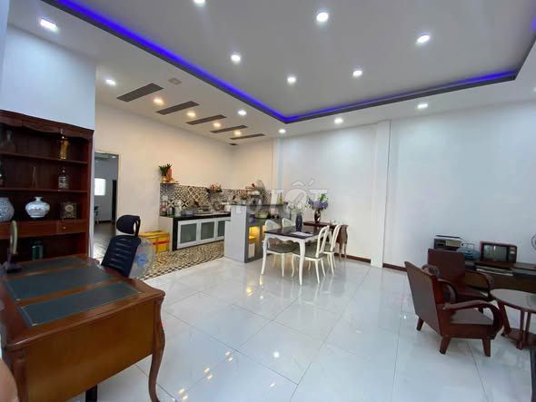 Bán nhà 140m2 ngay Hồng Bàng, Quận 11, cách mặt tiền 15m