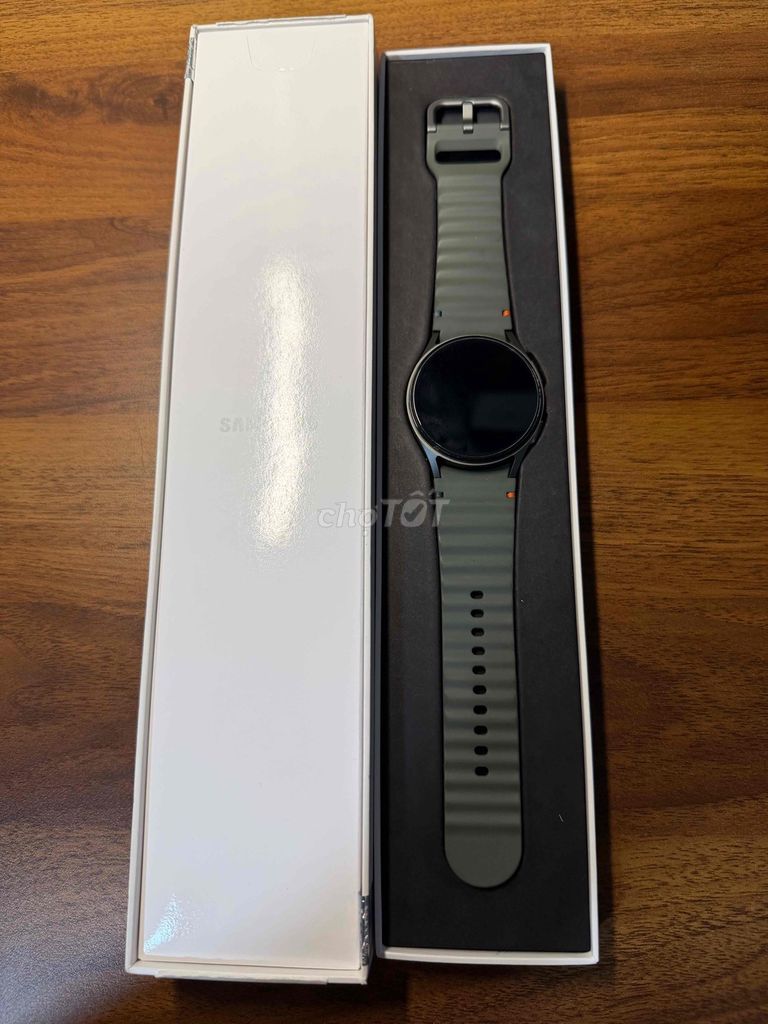 Samsung Watch 7 40mm GPS Xanh rêu. Mua bán Thiết bị đeo thông minh tại Quận 7 Tp Hồ Chí Minh được đăng bởi Dũng hình 1