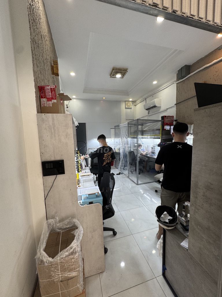 https://cdn.chotot.com/3bs1N0gtp3mSpclmt1N5AZ2hF3nQhjvYxAO0dOUUXYo/preset:view/plain/8dbb5027fbcbd24f32d51a5fe8c105fa-2924072871419748941.jpg