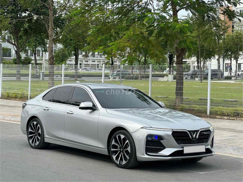 VinFast Lux A2.0 2021 Premium 2.0 AT - 100000 km. Mua bán Ô tô tại Quận Thanh Xuân Hà Nội được đăng bởi Trần Quang Huy hình 4