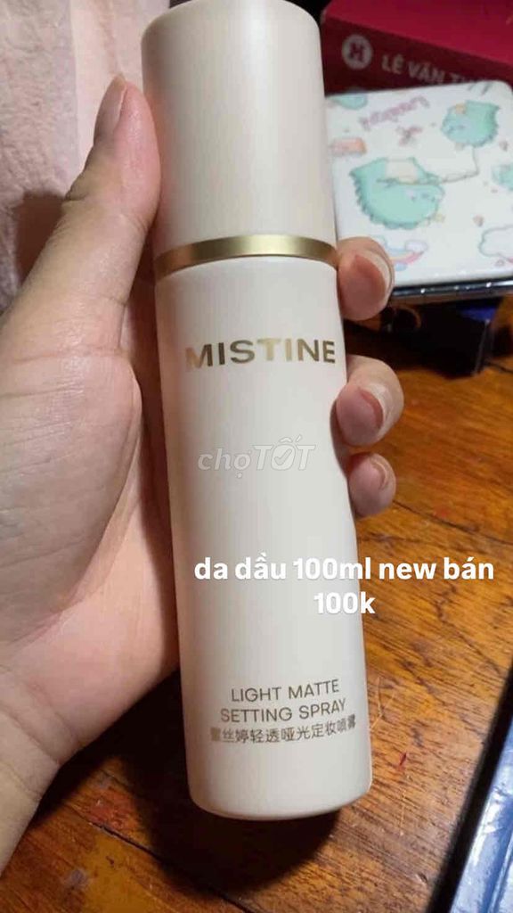 Xịt khóa nền Mistine 100ml. Mua bán Phụ kiện thời trang khác tại Quận 5 Tp Hồ Chí Minh được đăng bởi Nhung hình 1