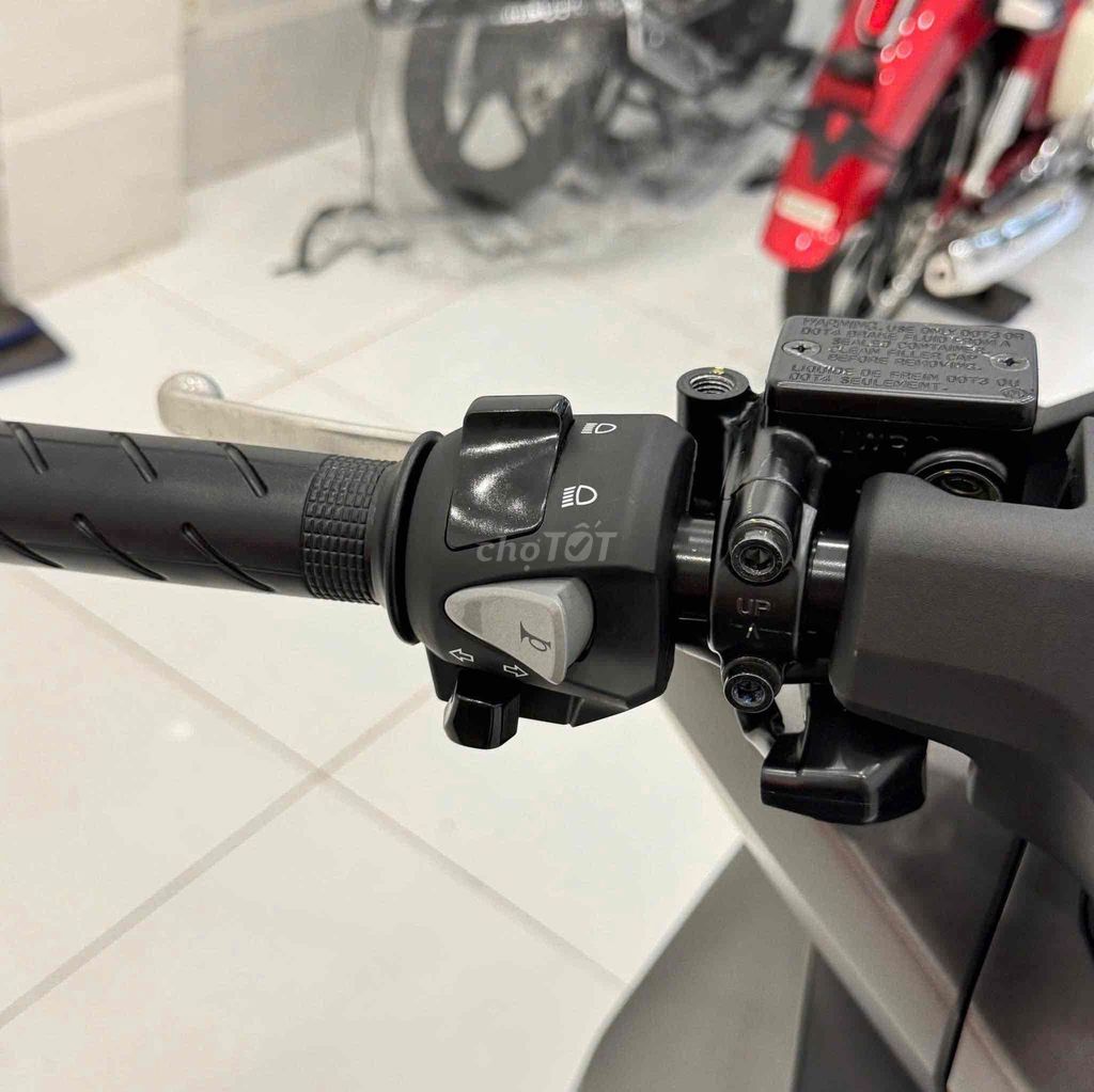 Honda PCX 160 ABS. Mua bán Xe máy tại Quận 7 Tp Hồ Chí Minh được đăng bởi A Việt hình 4