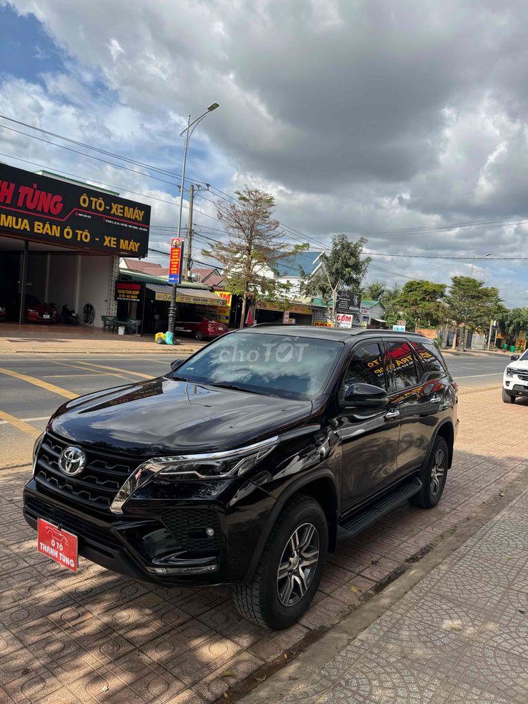 Toyota Fortuner 2021 2.4G 4x2AT - 50000 km