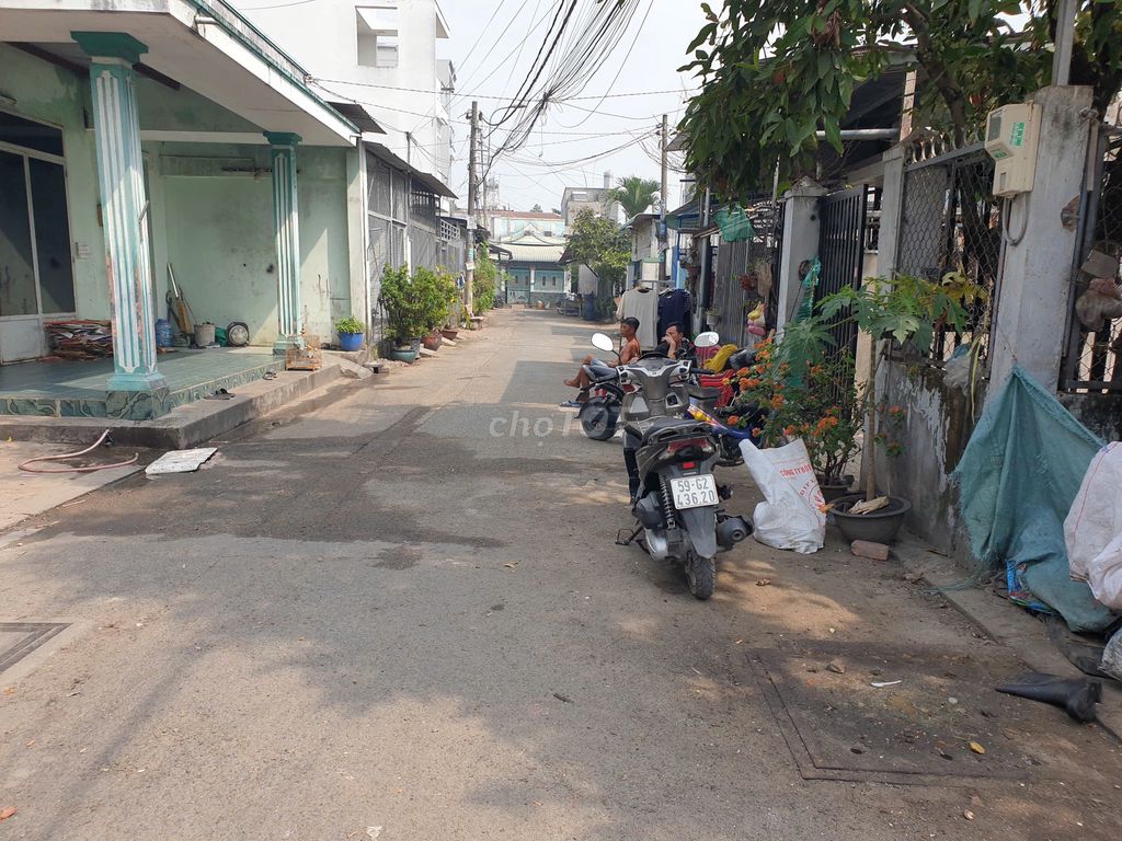 Nhà vườn 5x23, đường 6m thông, gần CV sinh thái Hóc Môn (Hẻm XTT27)