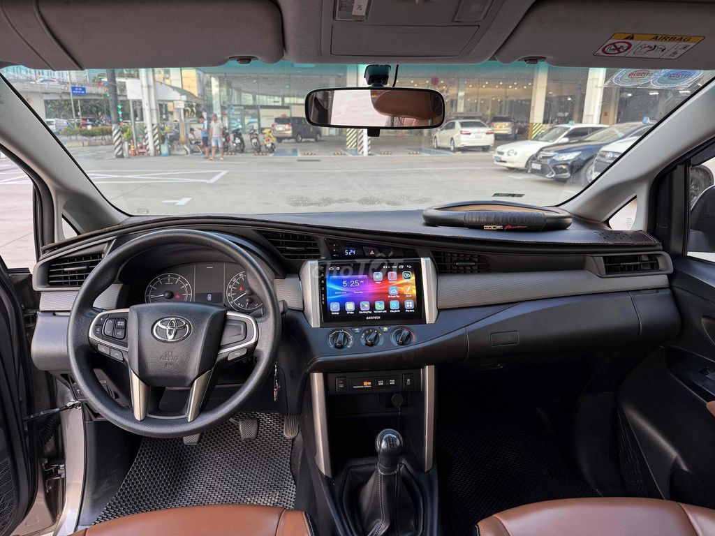 Toyota Innova 2020 2.0E Số Sàn - 1 Chủ - Tại Hãng. Mua bán Ô tô tại Quận Bình Thạnh Tp Hồ Chí Minh được đăng bởi Công Sang hình 16