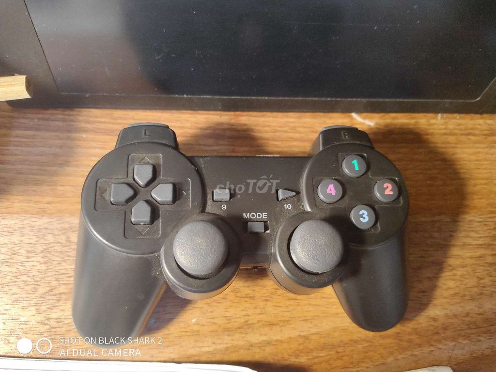 Tay cầm chơi game Đen. Mua bán Thiết bị chơi game tại Thành phố Hải Dương Hải Dương được đăng bởi An Phạm Văn hình 1
