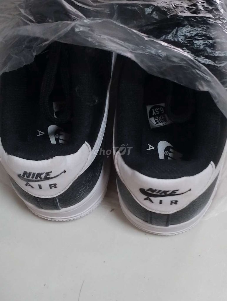 Giày thể thao Nike Đen trắng size 39 EU mới nguyên. Mua bán Giày dép tại Huyện Thanh Trì Hà Nội được đăng bởi Tú hình 1