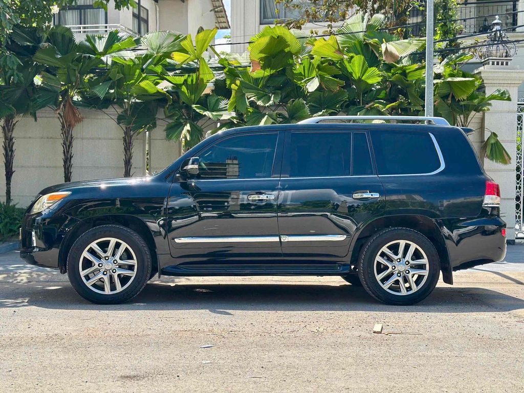 Lexus Lx570 2012 photo 4