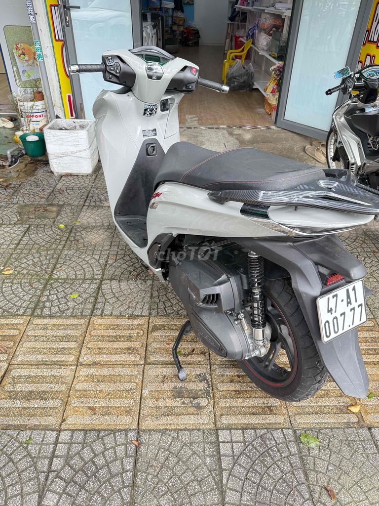CẦN BÁN SH 350 2.000KM SIÊU CỌP. Mua bán Xe máy tại Quận Hải Châu Đà Nẵng được đăng bởi CHUYÊN BÁN XE LƯỚT hình 3
