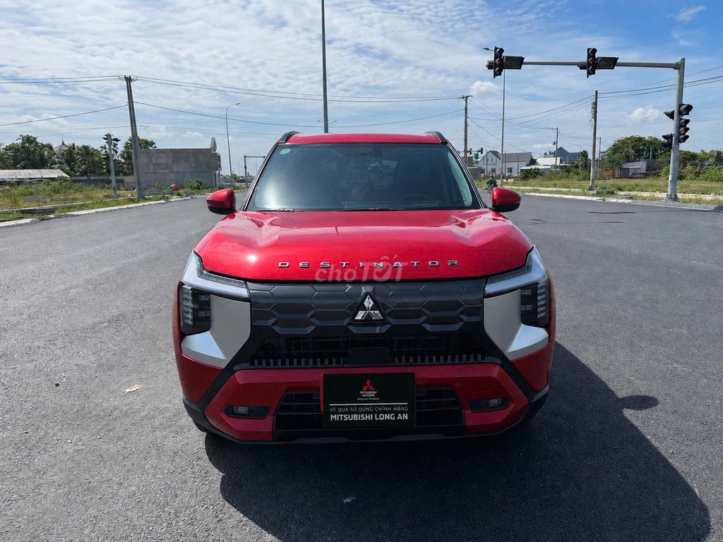 Mitsubishi Destinator Premium 2025 Đỏ 21.500 Km