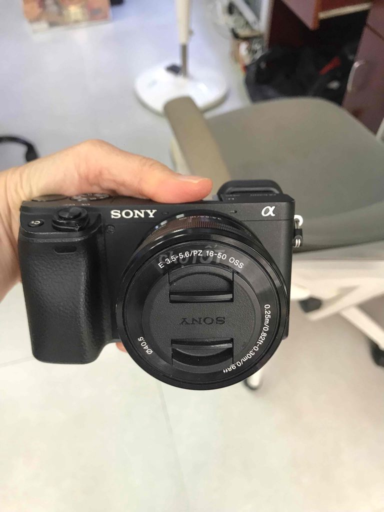 SONY A6400 LEN 16-50mm ĐẸP 9999%