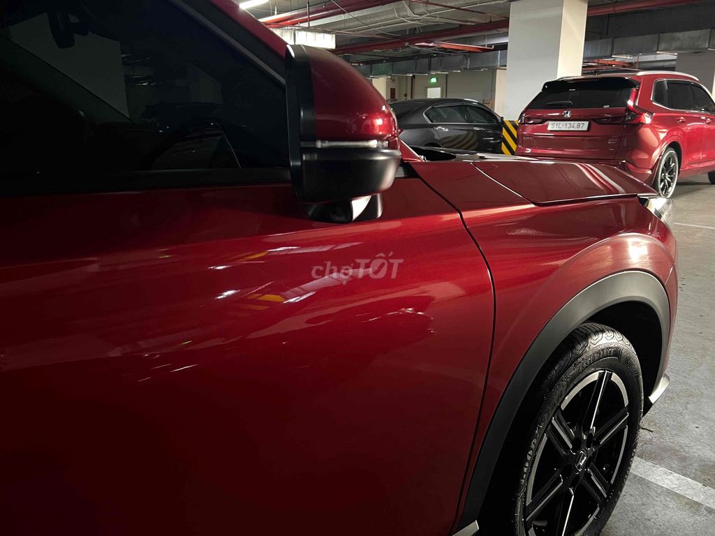 Honda HRV L Sensing 2025 Đỏ 2300 km, quá đẹp, Zin. Mua bán Ô tô tại Quận 7 Tp Hồ Chí Minh được đăng bởi SHOWROOM HONDA ÔTÔ QUẬN 7 hình 3