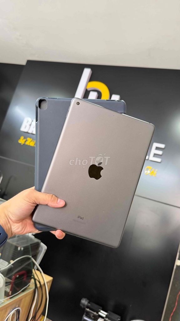 iPad Gen 9 64GB Màu Gray - Tặng ốp lưng. Mua bán Máy tính bảng tại Quận Bình Thạnh Tp Hồ Chí Minh được đăng bởi Phan Việt hình 1