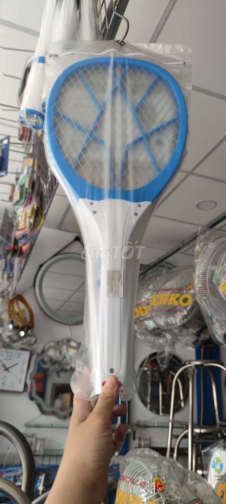 Vợt muỗi điện 3500V 3 lớp chống giật Xanh. Mua bán Nội thất, đồ gia dụng khác tại Thành phố Thủ Dầu Một Bình Dương được đăng bởi Pham hoai bao hình 1