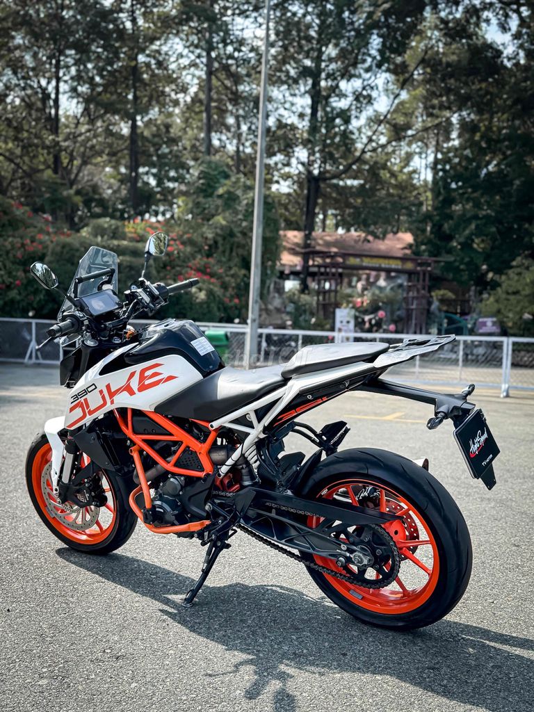 KTM Duke 390 2020 Trắng Đen Cam. Mua bán Xe máy tại Quận 11 Tp Hồ Chí Minh được đăng bởi Thanh Tân hình 3