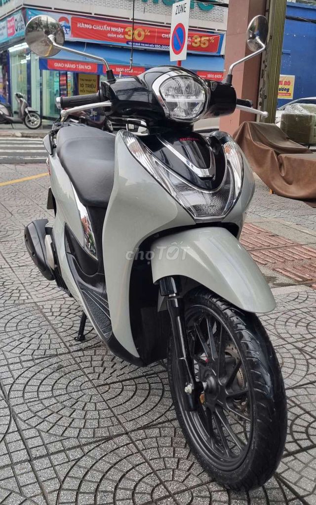 Honda SH Mode 2025 серый цементный пробег несколько тысяч км