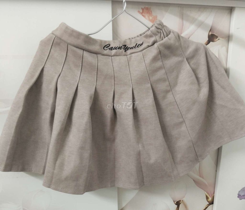 Chân váy Nữ Size S Nâu nhạt Đã sử dụng. Mua bán Quần áo tại Thành phố Tam Kỳ Quảng Nam được đăng bởi Suri hình 1