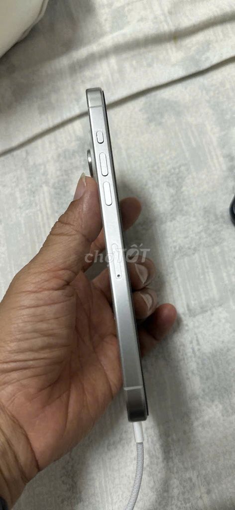 iPhone 15 Pro Max 256GB Titan trắng. Mua bán Điện thoại tại Quận Ninh Kiều Cần Thơ được đăng bởi Computer 672 hình 1