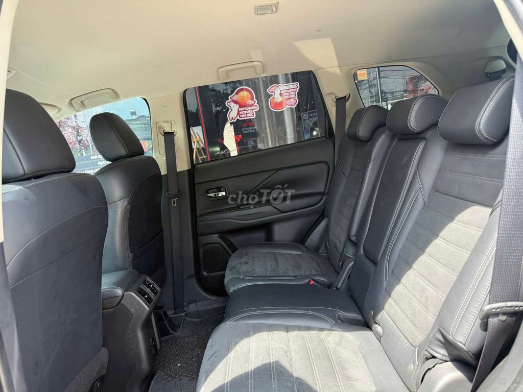 Mitsubishi Outlander CVT 2024 Màu Đen - Odo 16.200. Mua bán Ô tô tại Thành phố Thủ Đức Tp Hồ Chí Minh được đăng bởi Mitsubishi Chính Hãng hình 11