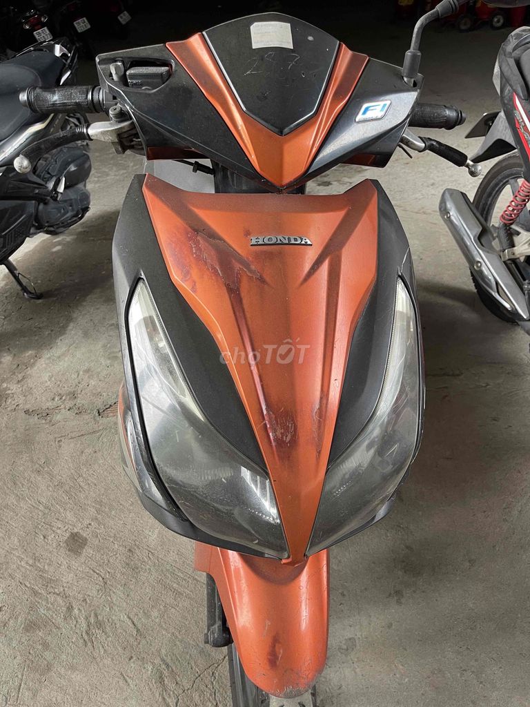 AB 125 trắng xám biển số tỉnh bến Tre xe zin máy. Mua bán Xe máy tại Quận 3 Tp Hồ Chí Minh được đăng bởi Trần văn trưởng hình 1