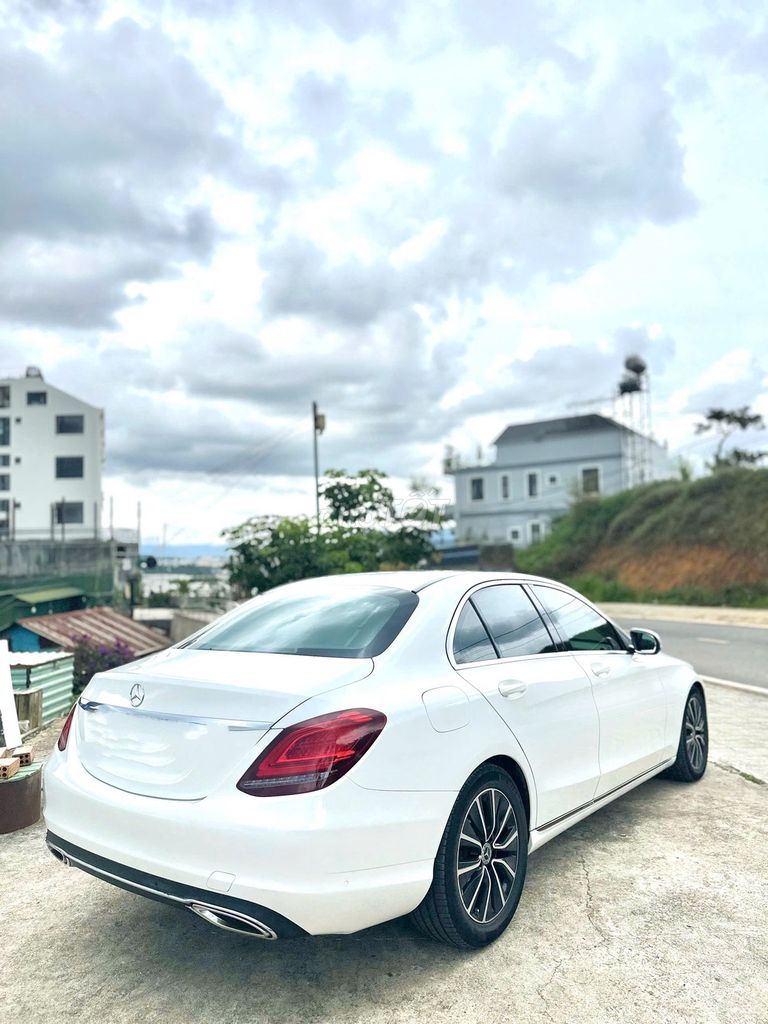 Mercedes Benz C200 2019 - 61000 km. Mua bán Ô tô tại Thành phố Đà Lạt Lâm Đồng được đăng bởi Sỹ Thiên Kim Nguyễn hình 9
