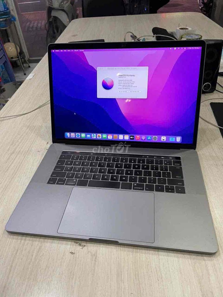 Cần bán gấp Macbook 15in 2017. Mua bán Laptop tại Quận 12 Tp Hồ Chí Minh được đăng bởi Meo Meo hình 1