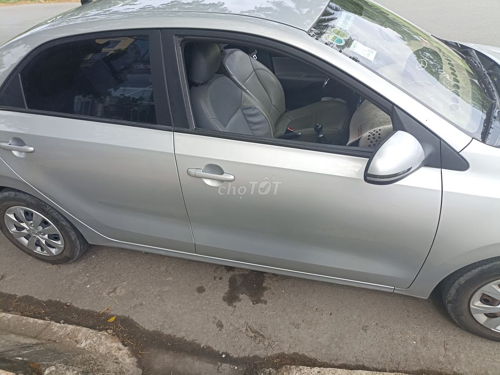 Kia Soluto 2019 MT - 67800 km. Mua bán Ô tô tại Quận Ninh Kiều Cần Thơ được đăng bởi tran toan hình 3