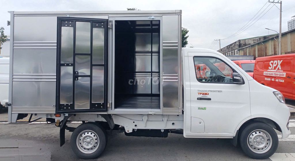 TF230 Thùng Kín. Mua bán Xe tải, xe ben tại Thành phố Thủ Đức Tp Hồ Chí Minh được đăng bởi Thanh Bình Thaco hình 4