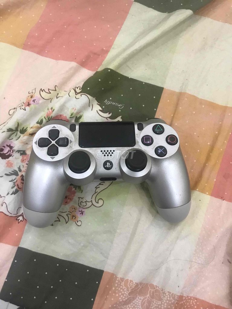 Combo pS4 Pro + Game + Option