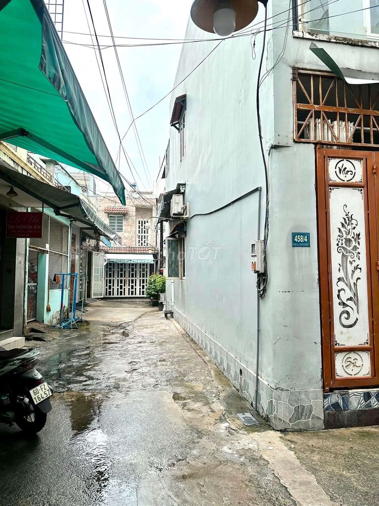 Cần bán nhà sát đường Phạm Văn Thuận
