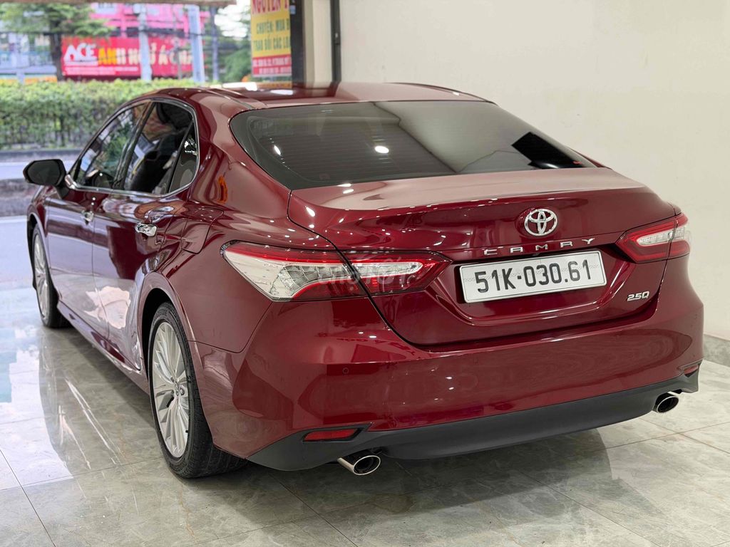 Toyota Camry 2021 2.5Q  32000 km full lịch sữ hãng. Mua bán Ô tô tại Quận 12 Tp Hồ Chí Minh được đăng bởi Tân hình 5