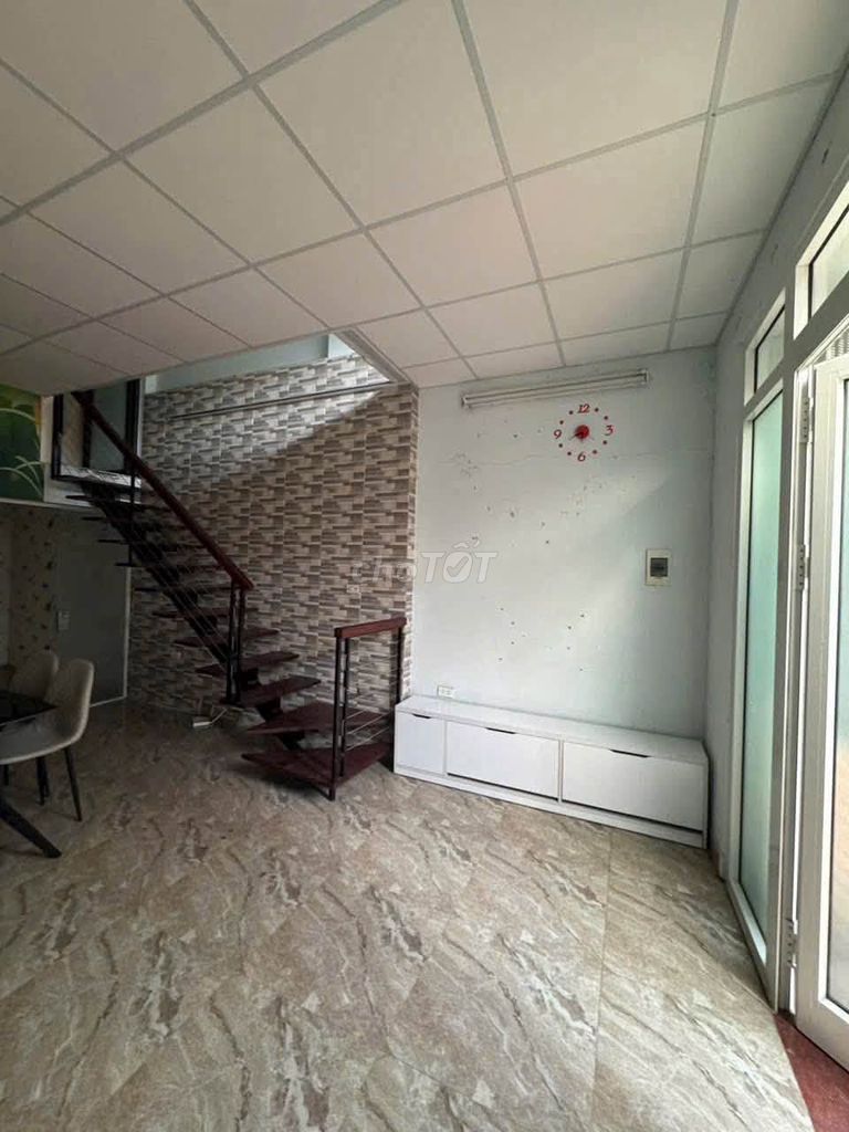 Cho thuê nhà riêng 40m2 Vĩnh Hưng, 2 tầng, 2 ngủ