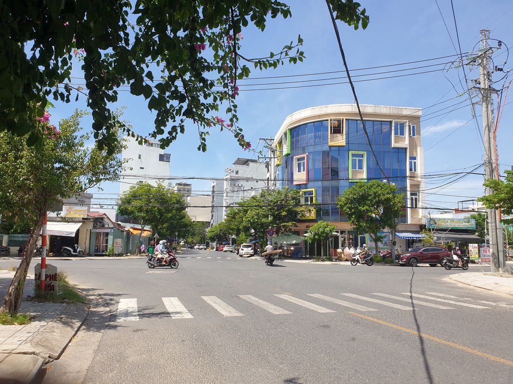 Bán nhà 2tầng - 2MT trước sau đường 10m5 Chính Hữu gần Phạm Văn Đồng