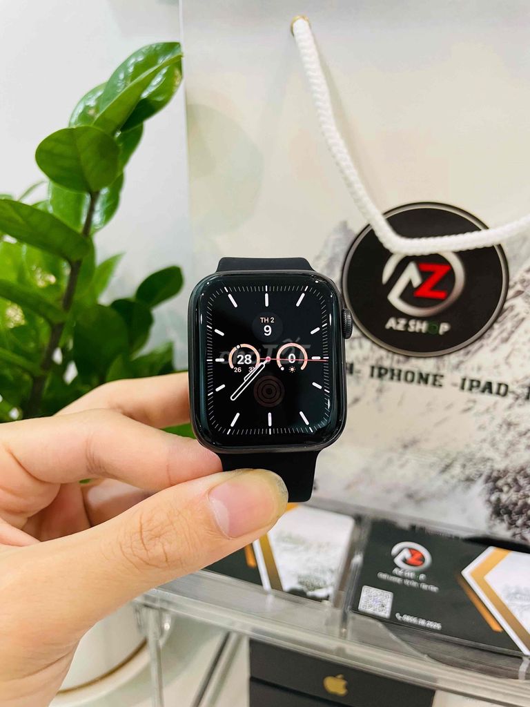 Apple Watch SE/44 đen GPS