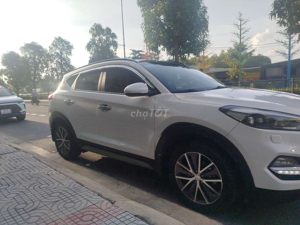 Hyundai Tucson 2016 - 103000 km. Mua bán Ô tô tại Thành phố Thủ Đức Tp Hồ Chí Minh được đăng bởi Viet hình 7