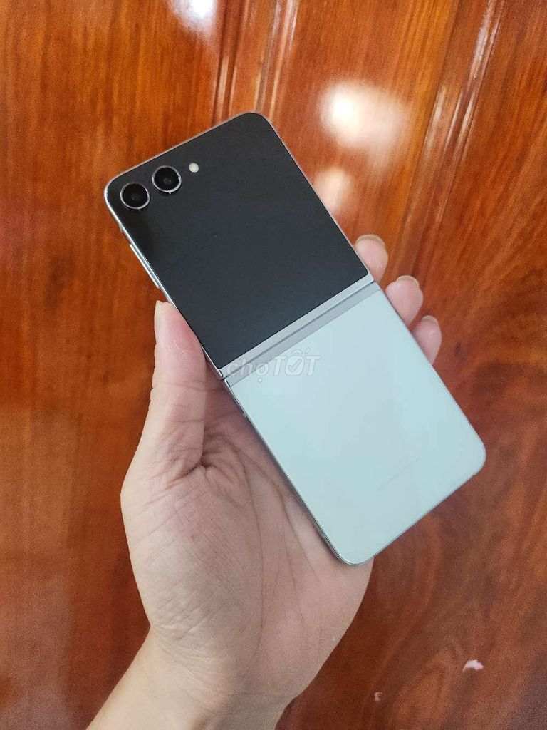 Samsung Galaxy Z Flip 5 _ Xanh Ngọc. Mua bán Điện thoại tại Quận 7 Tp Hồ Chí Minh được đăng bởi HaiDo Store   hình 1