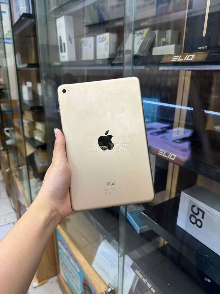 IPad mini 4 32gb máy đẹp màn zin giá chỉ 1.750.000. Mua bán Máy tính bảng tại Quận Ninh Kiều Cần Thơ được đăng bởi tran hung phat hình 4