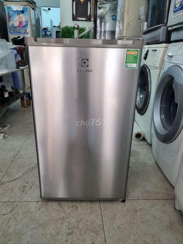 Thanh lý tủ lạnh Electrolux 92L Zin đẹp