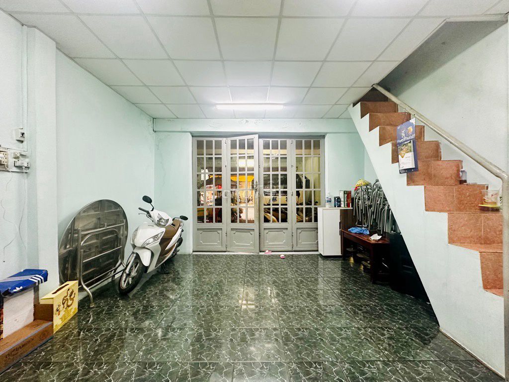 Фасад Thoại Ngọc Hầu, Танфу, ширина 5.5м, площадь 90м²